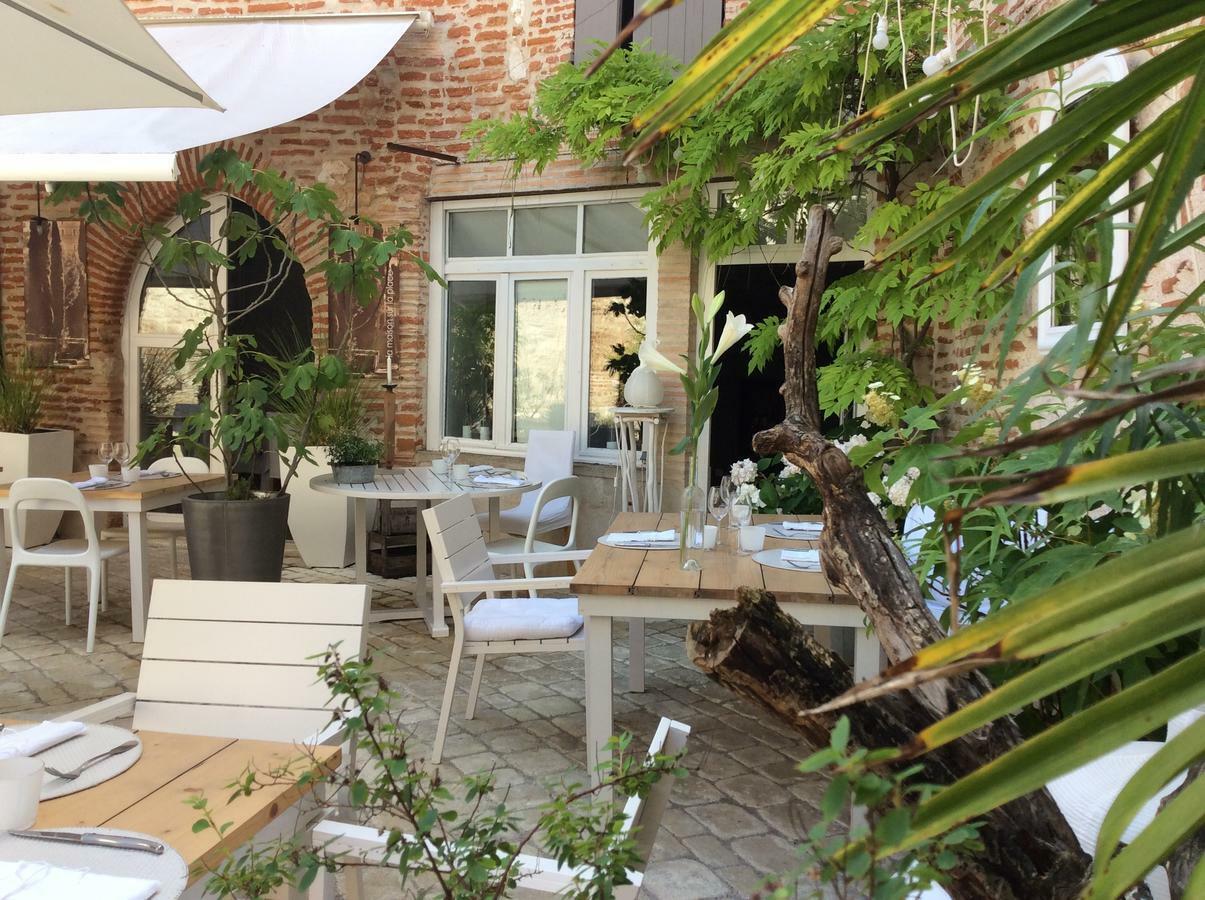 La Maison Sur La Place Penne-dʼAgenais Εξωτερικό φωτογραφία