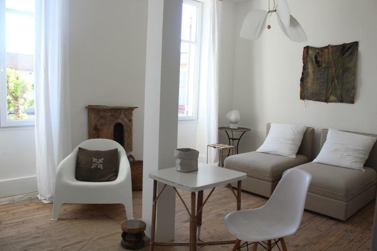 La Maison Sur La Place Penne-dʼAgenais Εξωτερικό φωτογραφία