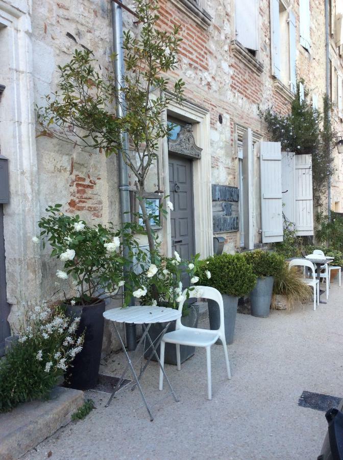 La Maison Sur La Place Penne-dʼAgenais Εξωτερικό φωτογραφία